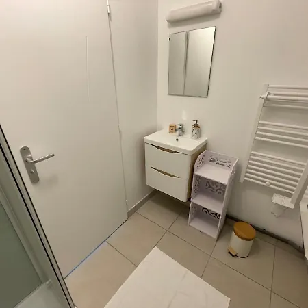 Moderne Proche Centre Ab דירה בווה